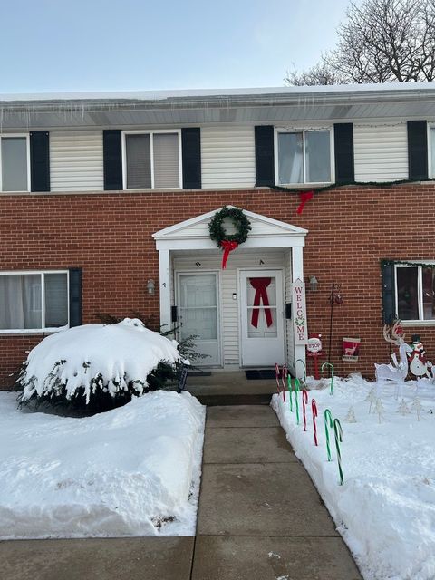 Photo of 811 N Randall Road #B, Aurora, IL 60506 (MLS # 12533720)