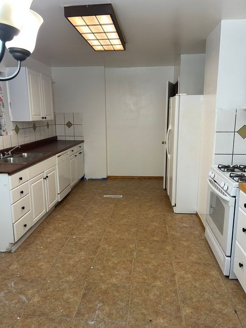 Tiny photo for 811 N Randall Road #B, Aurora, IL 60506 (MLS # 12533720)