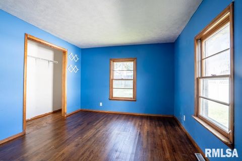 Tiny photo for 913 S 12TH Street, Herrin, IL 62948 (MLS # QC4269062)