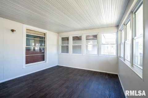 Tiny photo for 913 S 12TH Street, Herrin, IL 62948 (MLS # QC4269062)