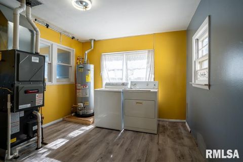 Tiny photo for 913 S 12TH Street, Herrin, IL 62948 (MLS # QC4269062)