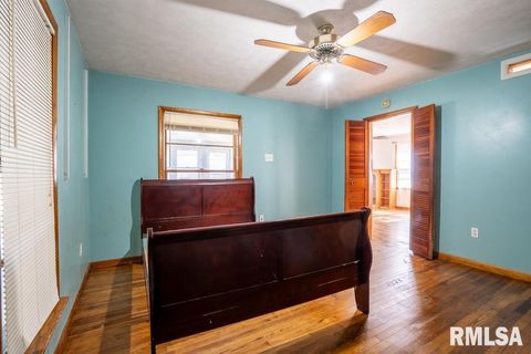 Tiny photo for 913 S 12TH Street, Herrin, IL 62948 (MLS # QC4269062)