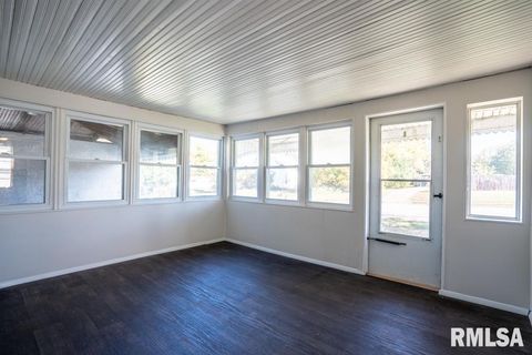 Tiny photo for 913 S 12TH Street, Herrin, IL 62948 (MLS # QC4269062)