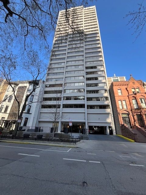 1415 N Dearborn Street 25D Chicago IL 60610