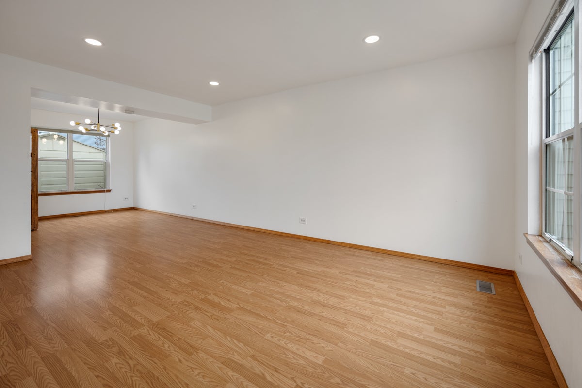 1127 Ashbrook Drive