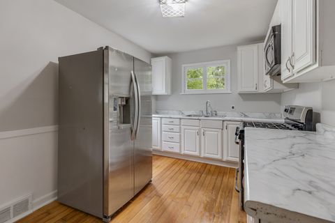 Tiny photo for 148 Wildwood Road, Algonquin, IL 60102 (MLS # 12463254)