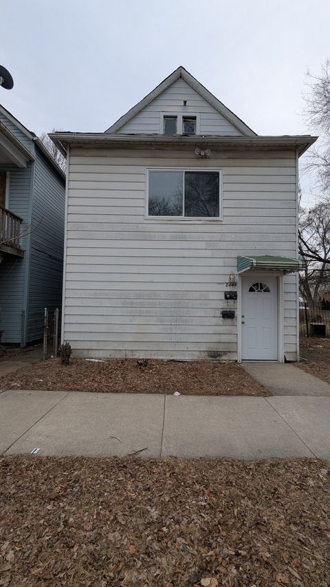 8444 S Escanaba Avenue Chicago IL 60617