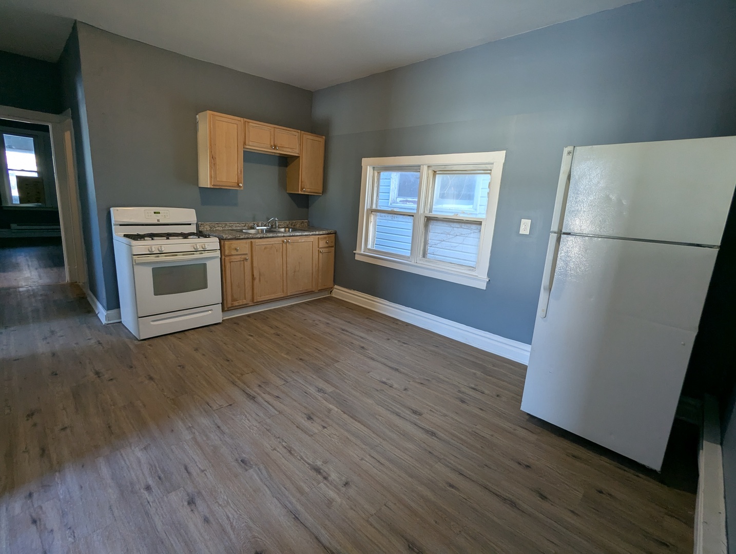 8444 S Escanaba Avenue