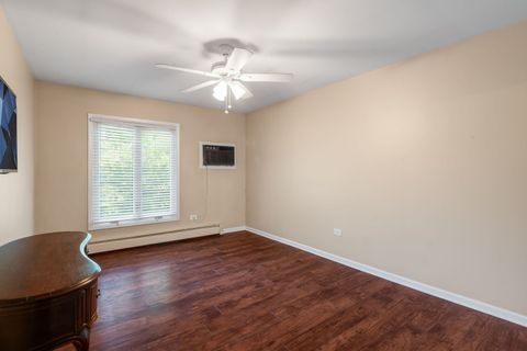 Tiny photo for 4133 Saratoga Avenue #B-220, Downers Grove, IL 60515 (MLS # 12453914)