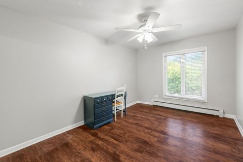 Tiny photo for 4133 Saratoga Avenue #B-220, Downers Grove, IL 60515 (MLS # 12453914)