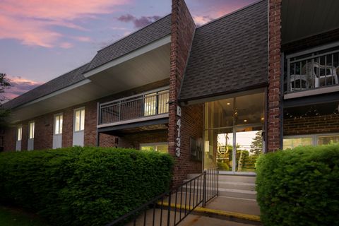 Tiny photo for 4133 Saratoga Avenue #B-220, Downers Grove, IL 60515 (MLS # 12453914)