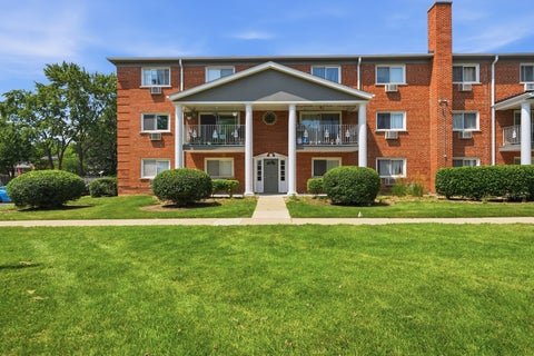 Photo of 6 E Lillian Avenue #2B, Arlington Heights, IL 60004 (MLS # 12767685)