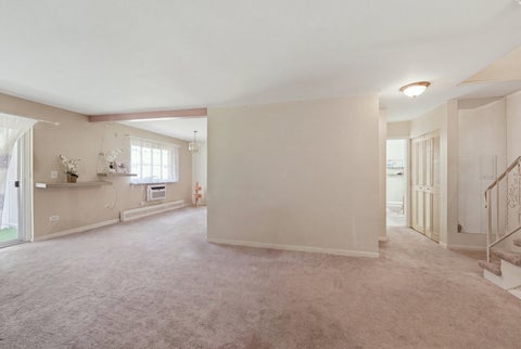 Tiny photo for 6 E Lillian Avenue #2B, Arlington Heights, IL 60004 (MLS # 12767685)