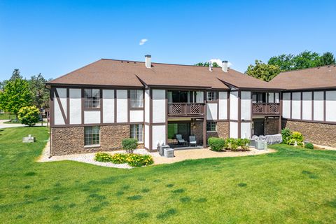 Tiny photo for 1753 Plymouth Court #B, Wheaton, IL 60189 (MLS # 12680679)