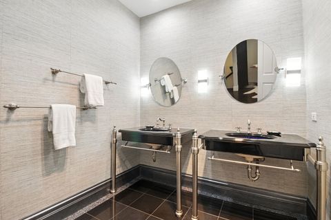 Tiny photo for 69 E Cedar Street, Chicago, IL 60611 (MLS # 12499549)