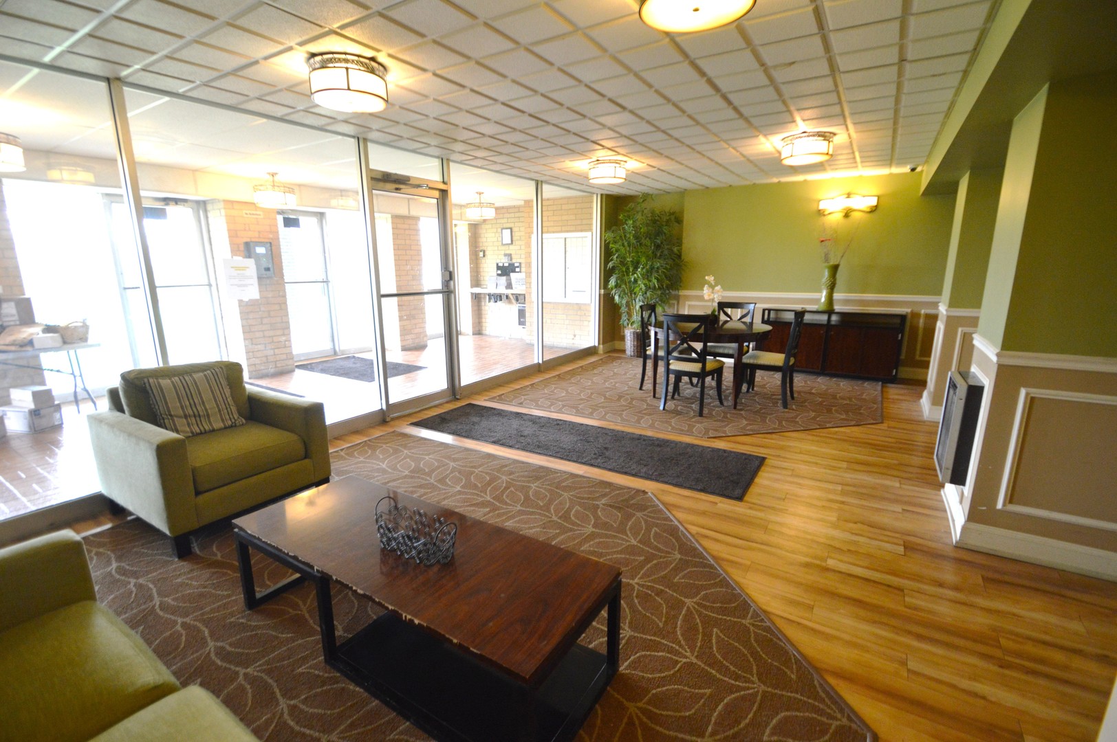 5400 Walnut Avenue 111