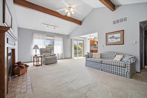 Tiny photo for 2 Sun Pointe Court #2A, Bloomington, IL 61704 (MLS # 12618854)