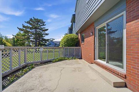 Tiny photo for 2 Sun Pointe Court #2A, Bloomington, IL 61704 (MLS # 12618854)