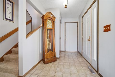 Tiny photo for 2 Sun Pointe Court #2A, Bloomington, IL 61704 (MLS # 12618854)