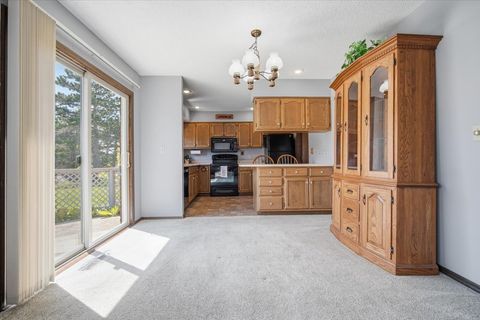 Tiny photo for 2 Sun Pointe Court #2A, Bloomington, IL 61704 (MLS # 12618854)
