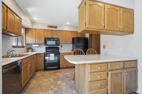 Tiny photo for 2 Sun Pointe Court #2A, Bloomington, IL 61704 (MLS # 12618854)