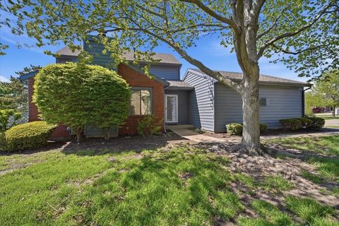 Photo of 2 Sun Pointe Court #2A, Bloomington, IL 61704 (MLS # 12618854)