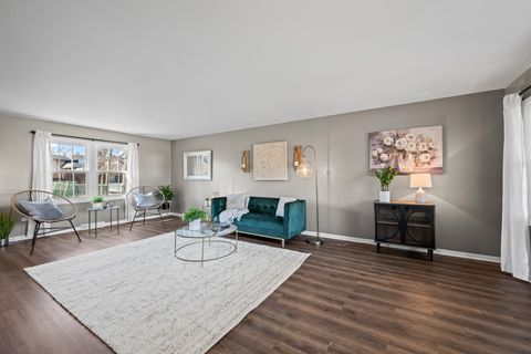 Tiny photo for 1320 N Douglas Avenue, Arlington Heights, IL 60004 (MLS # 12582071)