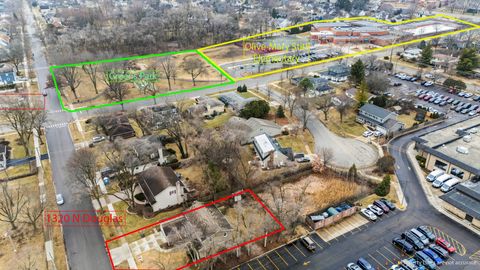 Tiny photo for 1320 N Douglas Avenue, Arlington Heights, IL 60004 (MLS # 12582071)