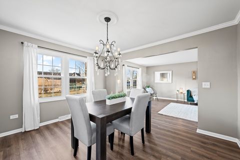 Tiny photo for 1320 N Douglas Avenue, Arlington Heights, IL 60004 (MLS # 12582071)