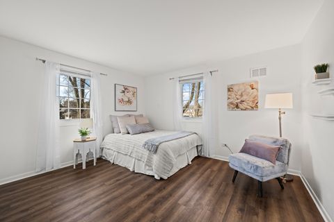 Tiny photo for 1320 N Douglas Avenue, Arlington Heights, IL 60004 (MLS # 12582071)