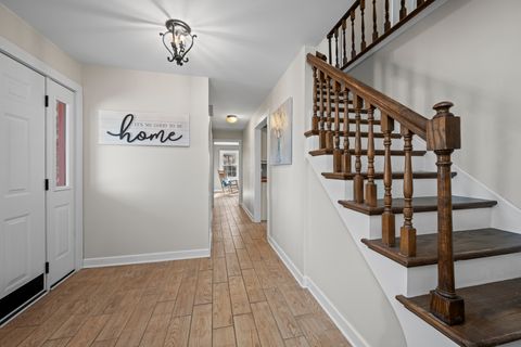 Tiny photo for 1320 N Douglas Avenue, Arlington Heights, IL 60004 (MLS # 12582071)