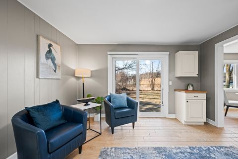 Tiny photo for 1320 N Douglas Avenue, Arlington Heights, IL 60004 (MLS # 12582071)