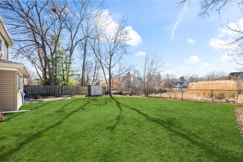 Tiny photo for 1320 N Douglas Avenue, Arlington Heights, IL 60004 (MLS # 12582071)