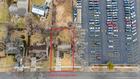 Tiny photo for 1320 N Douglas Avenue, Arlington Heights, IL 60004 (MLS # 12582071)