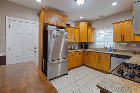 Tiny photo for 8225 S MANISTEE Avenue, Chicago, IL 60617 (MLS # 12489383)