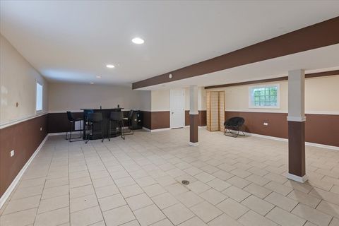Tiny photo for 8225 S MANISTEE Avenue, Chicago, IL 60617 (MLS # 12489383)