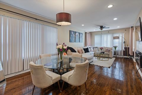 Tiny photo for 8225 S MANISTEE Avenue, Chicago, IL 60617 (MLS # 12489383)