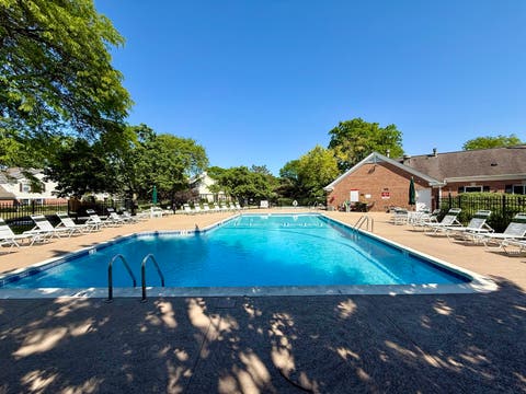 Tiny photo for 505 Green Bridge Lane #B, Prospect Heights, IL 60070 (MLS # 12659272)