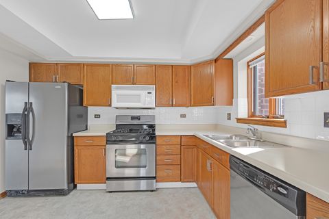 Tiny photo for 1480 Jefferson Street #401, Des Plaines, IL 60016 (MLS # 12713423)