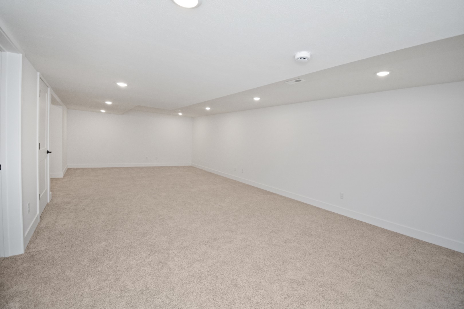 Bloomington, Illinois 61704, United States, 2 Bedrooms Bedrooms, ,3 BathroomsBathrooms,Residential,Active,187485