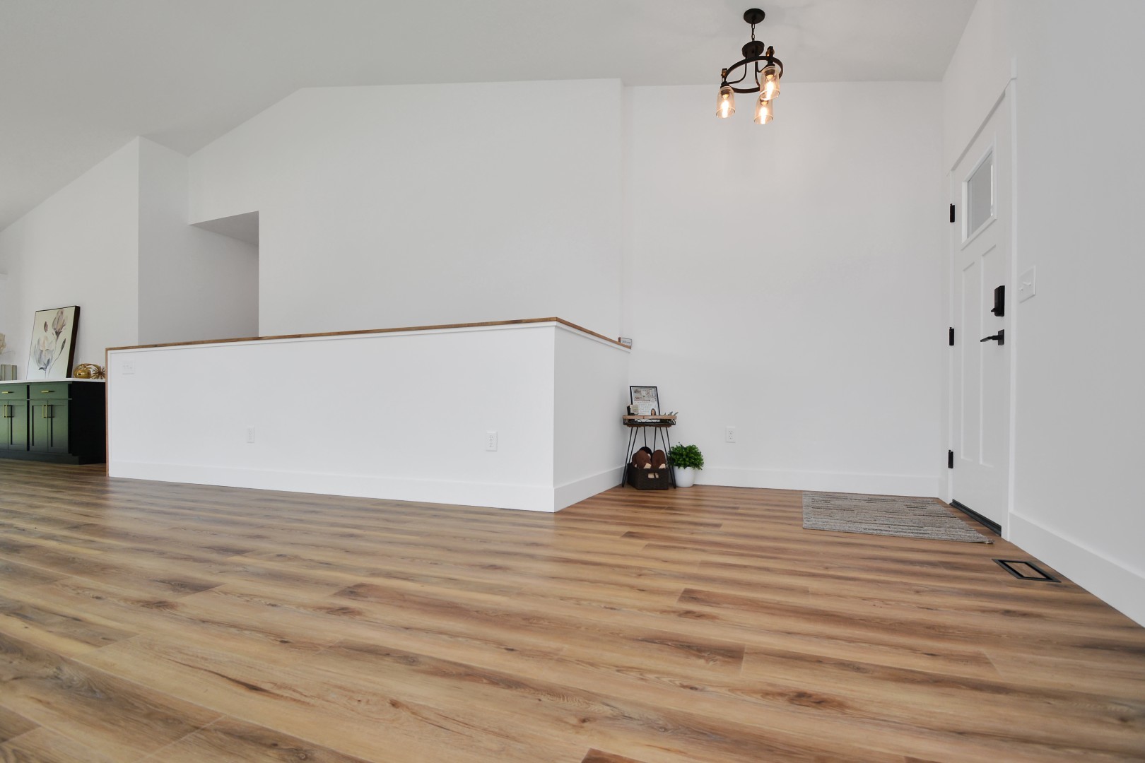 Bloomington, Illinois 61704, United States, 2 Bedrooms Bedrooms, ,3 BathroomsBathrooms,Residential,Active,187485