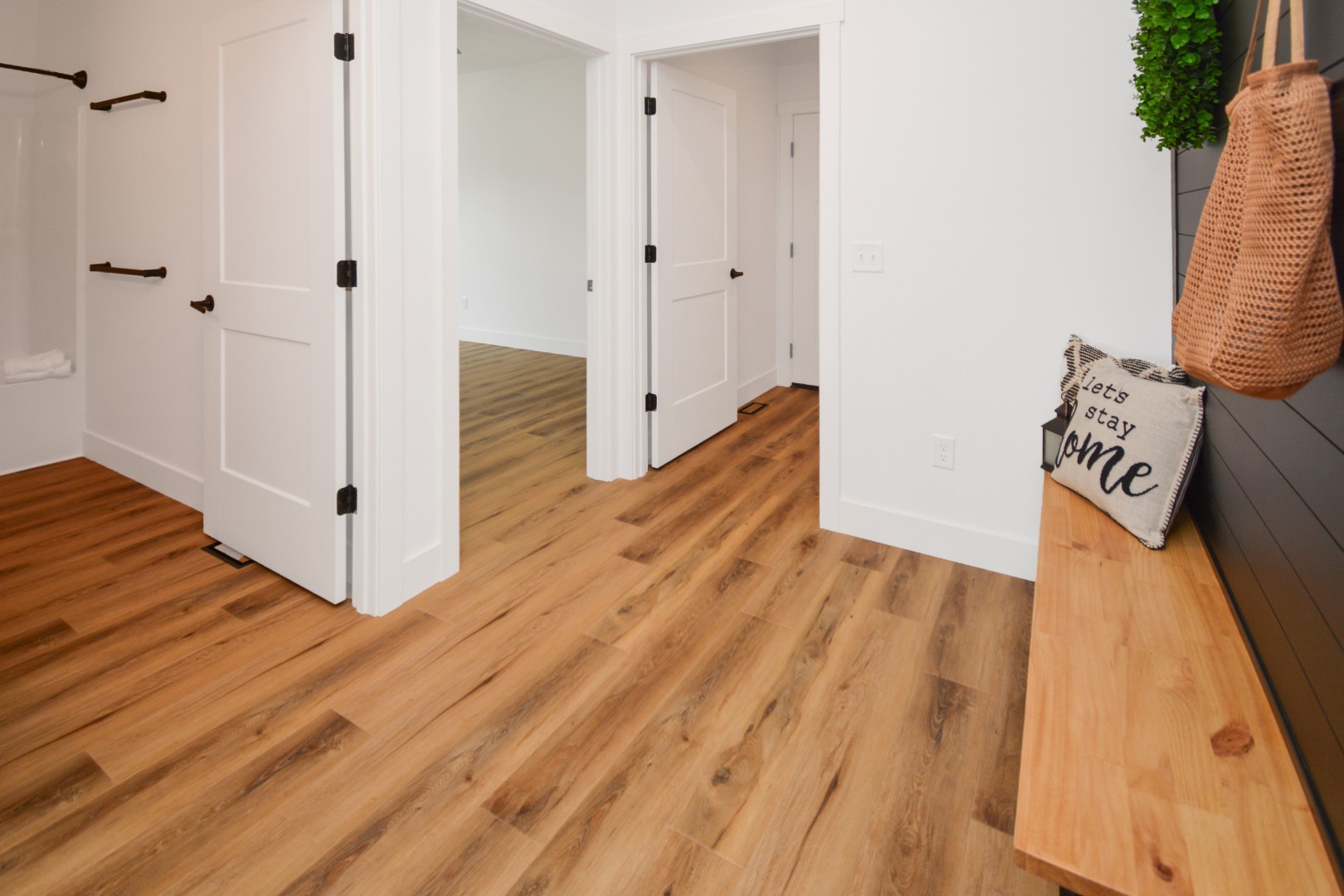 Bloomington, Illinois 61704, United States, 2 Bedrooms Bedrooms, ,3 BathroomsBathrooms,Residential,Active,187485