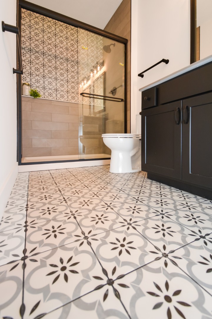 Bloomington, Illinois 61704, United States, 2 Bedrooms Bedrooms, ,3 BathroomsBathrooms,Residential,Active,187485