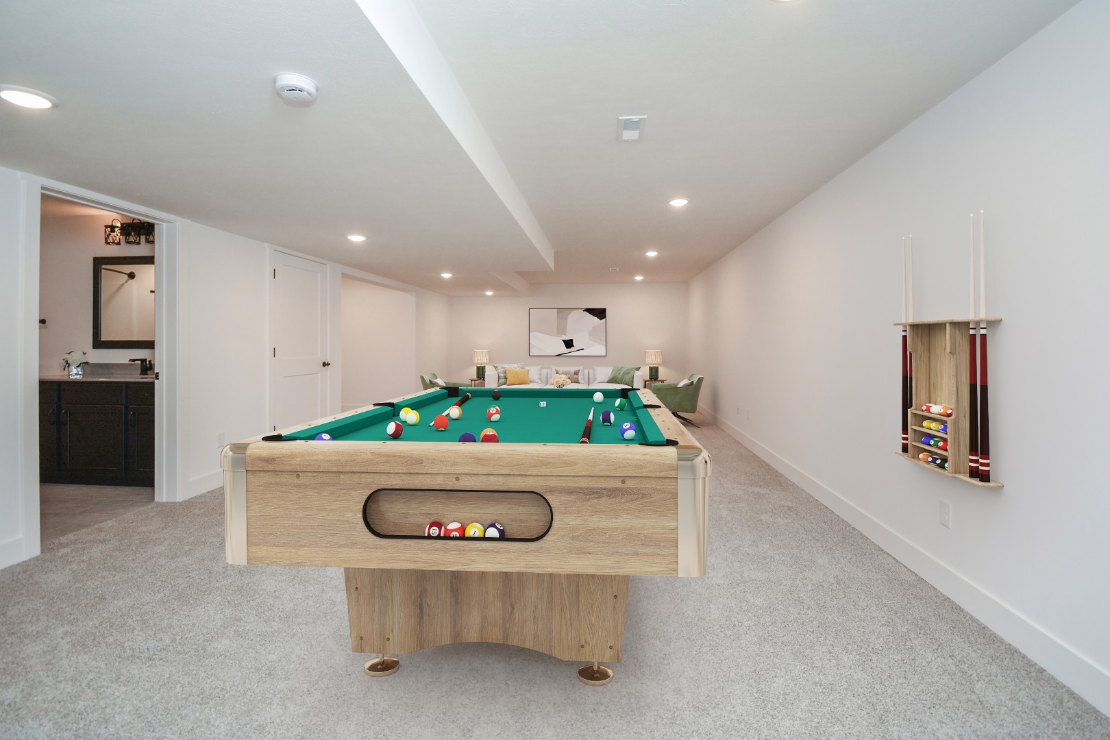 Bloomington, Illinois 61704, United States, 2 Bedrooms Bedrooms, ,3 BathroomsBathrooms,Residential,Active,187485