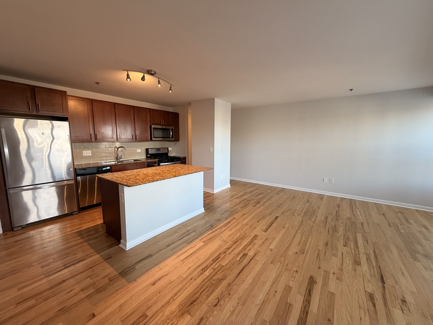 1337 W Fargo Avenue 401