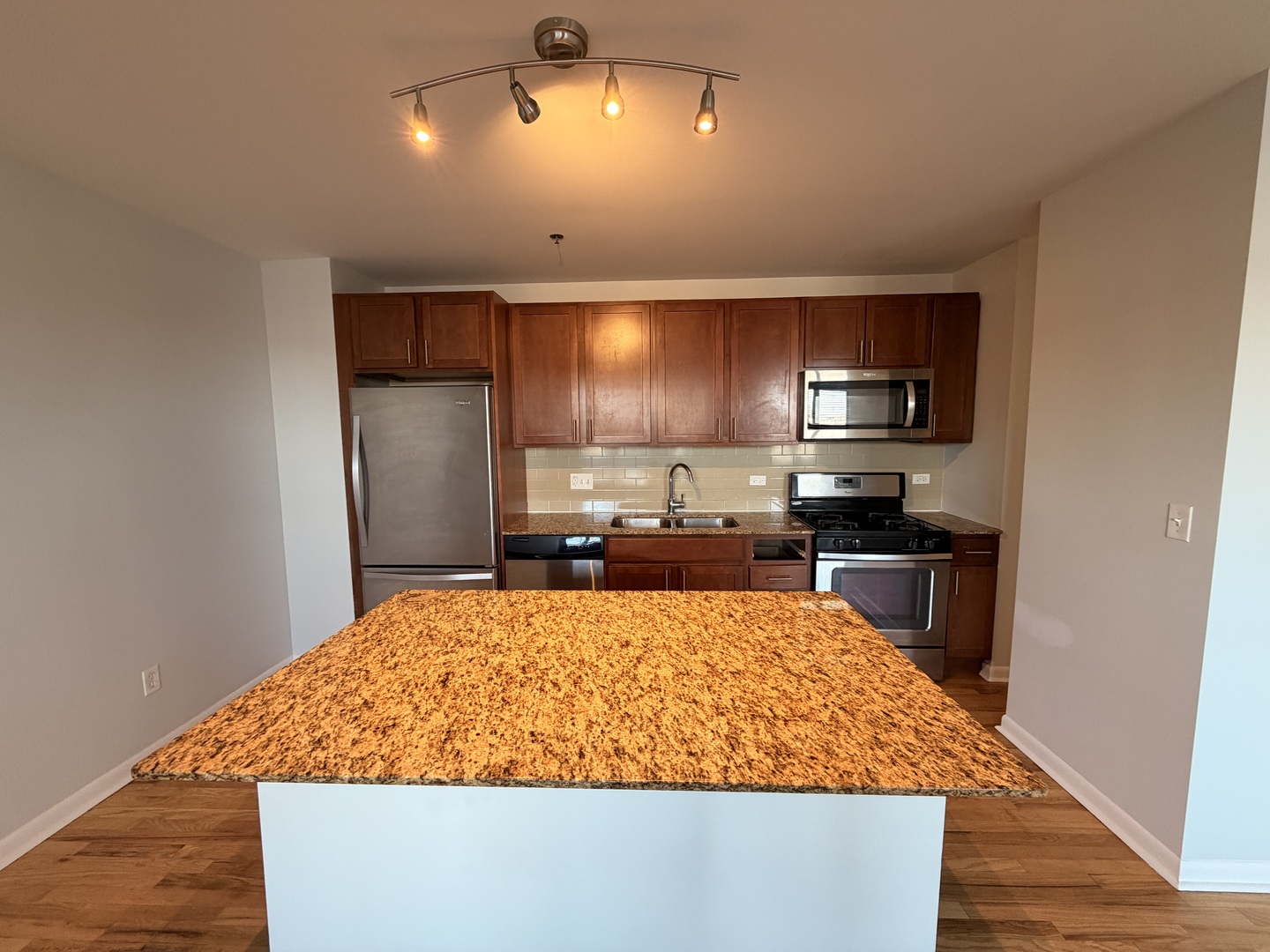 1337 W Fargo Avenue 401