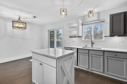 Tiny photo for 171 Bridlewood Circle, Lake In The Hills, IL 60156 (MLS # 12602770)