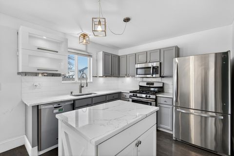 Tiny photo for 171 Bridlewood Circle, Lake In The Hills, IL 60156 (MLS # 12602770)