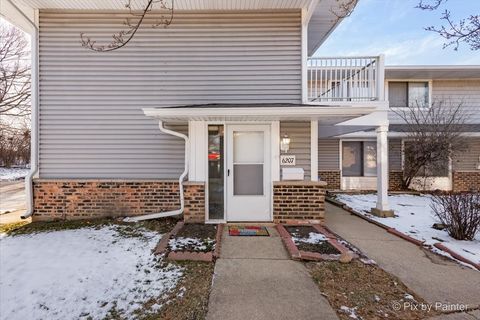 Photo of 6207 Kit Carson Drive #6207, Hanover Park, IL 60133 (MLS # 12542813)