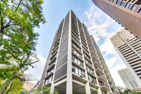1400 N STATE Parkway 18A Chicago IL 60610